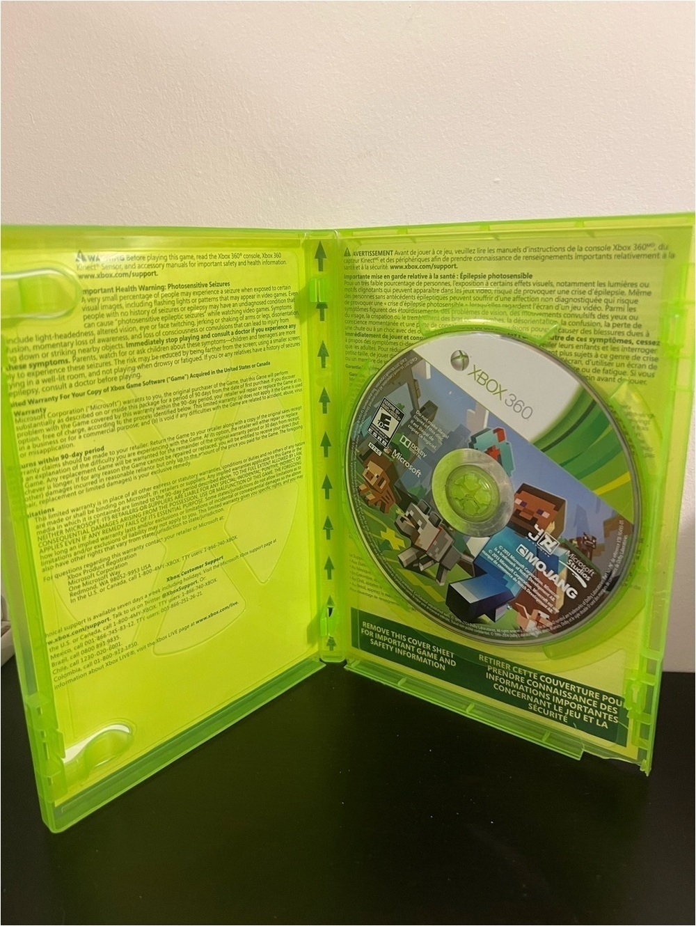 Minecraft Xbox 360 Edition Game Complete CIB Tested & Working - Picture 3 of 4